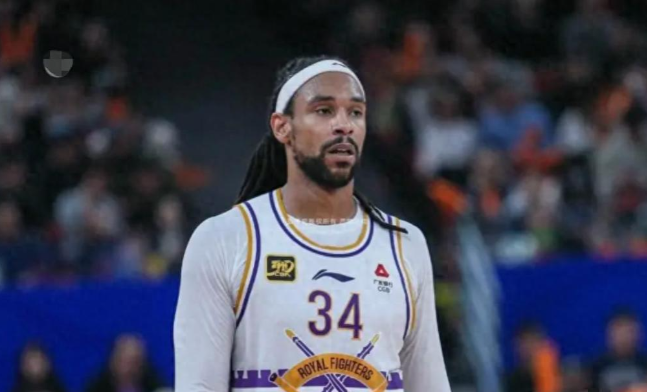 球队后场由 球队后场由