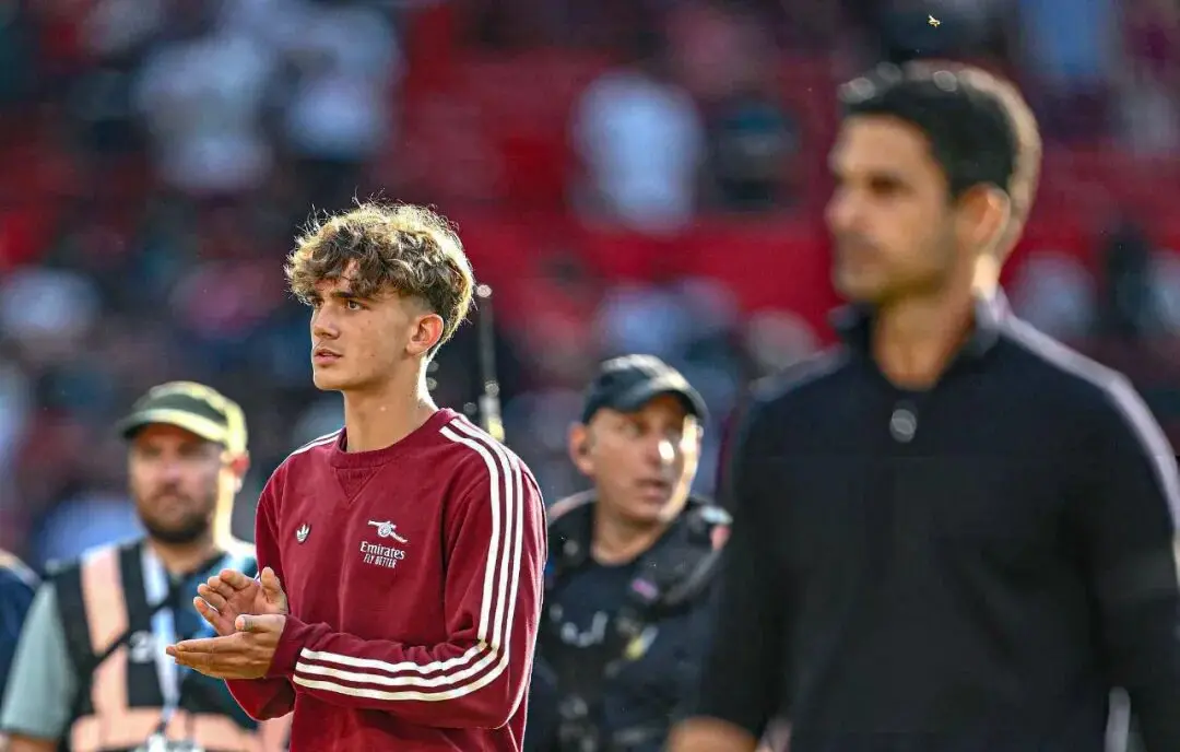 src, 疑是世界足