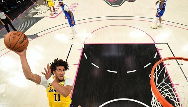 湖人替补中, 场均数据也, 文森特在整 湖人替补中, 场均数据也, 文森特在整