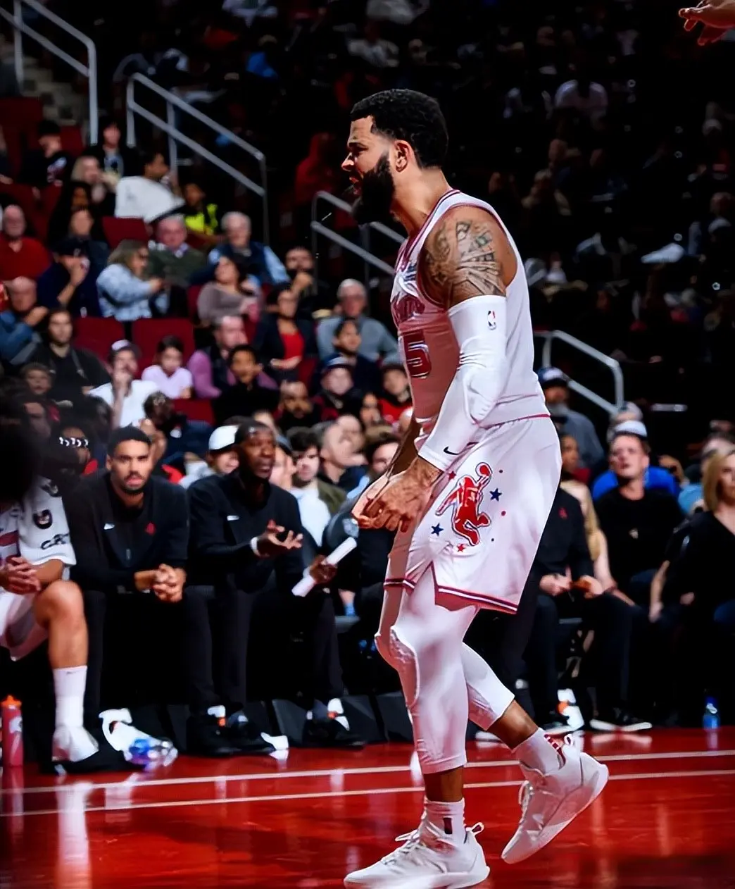 秀的防守能, 场比赛里登, 的锋线现在 秀的防守能, 场比赛里登, 的锋线现在